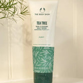 The Body Shop Tea Tree Squeaky-Clean Scrub -  125ml